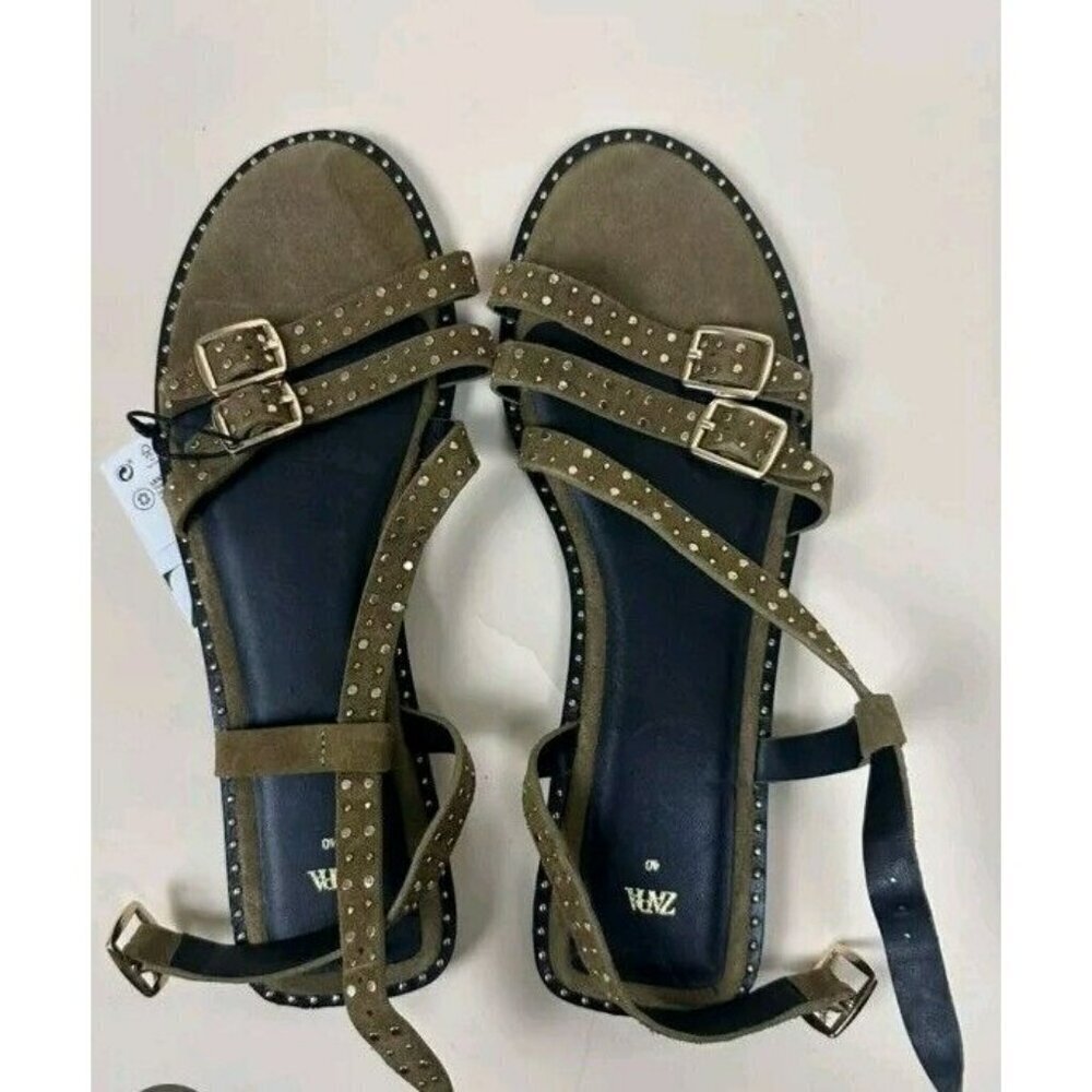 Zara Khaki Leather Flat Sandals. NWT. Size U.S. 7.5 EU 38 1636 210 MSPR $80
